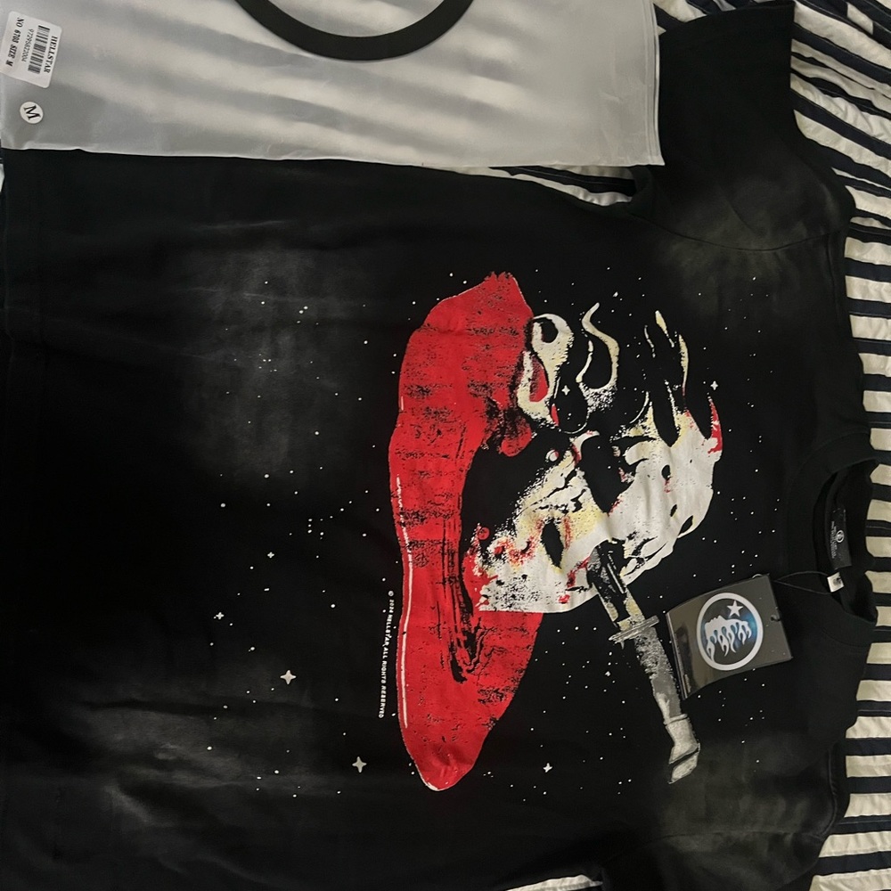 Black and Red Graphic Tee Hellstar verified ✅ it is brand new with tags.